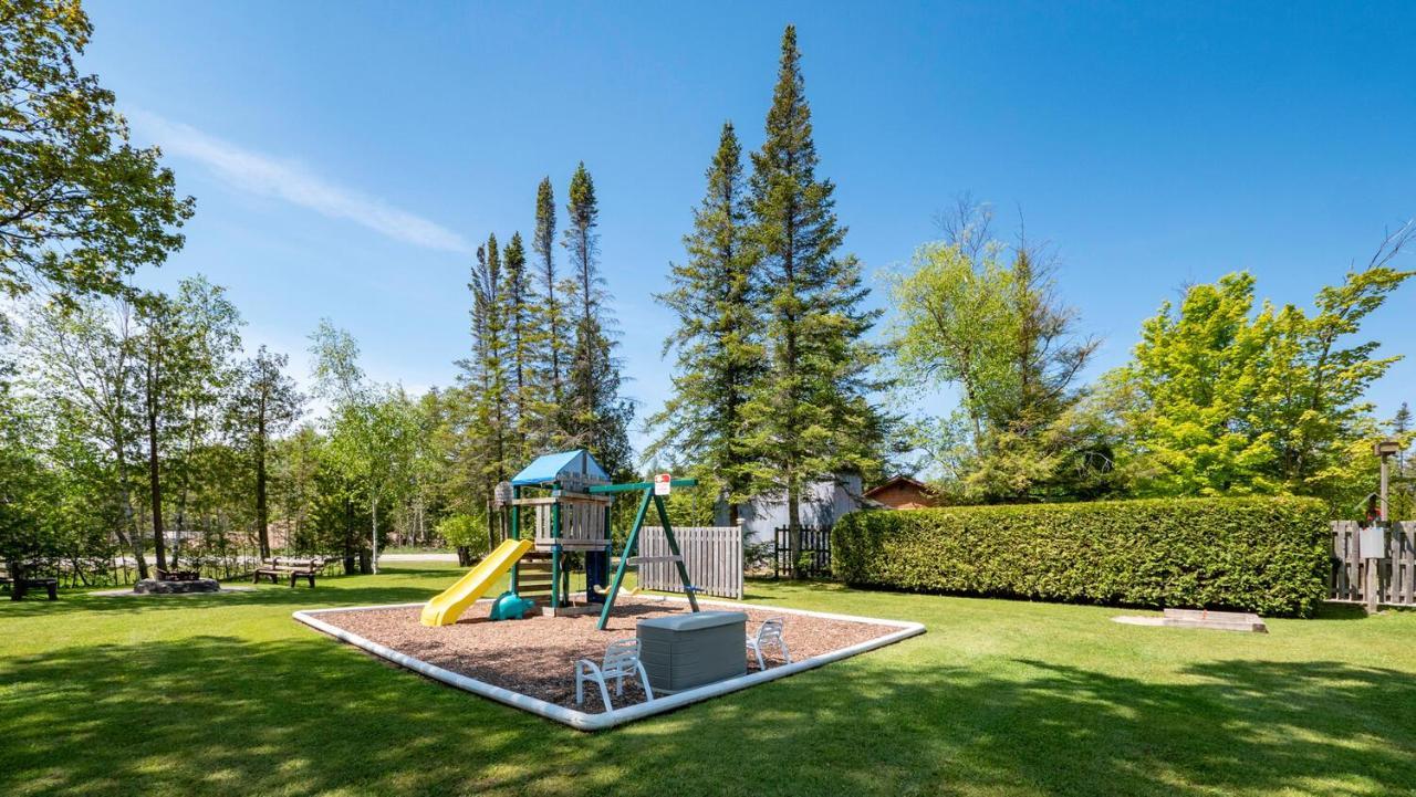 Bel Air Cottages And Motel Sauble Beach Buitenkant foto