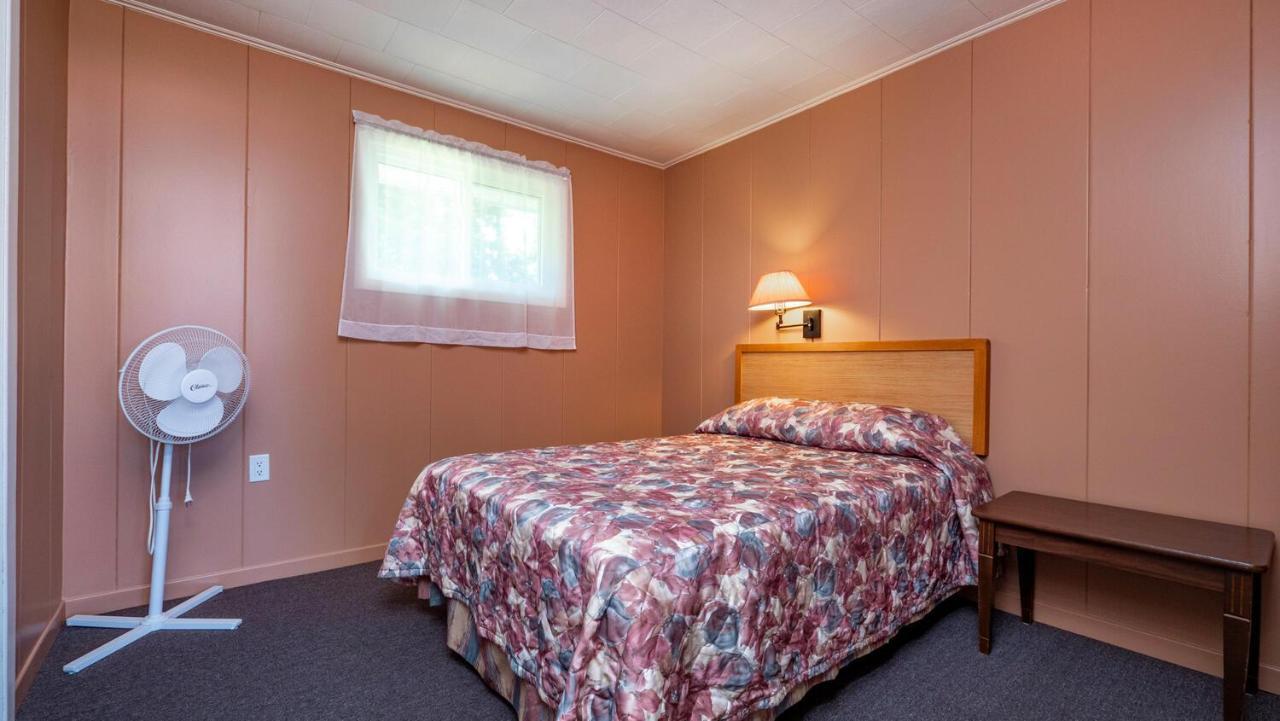 Bel Air Cottages And Motel Sauble Beach Buitenkant foto