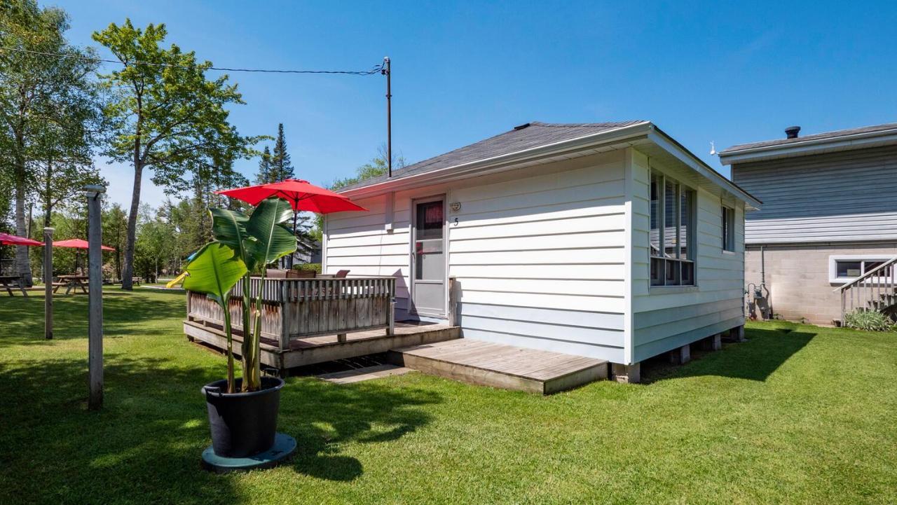 Bel Air Cottages And Motel Sauble Beach Buitenkant foto