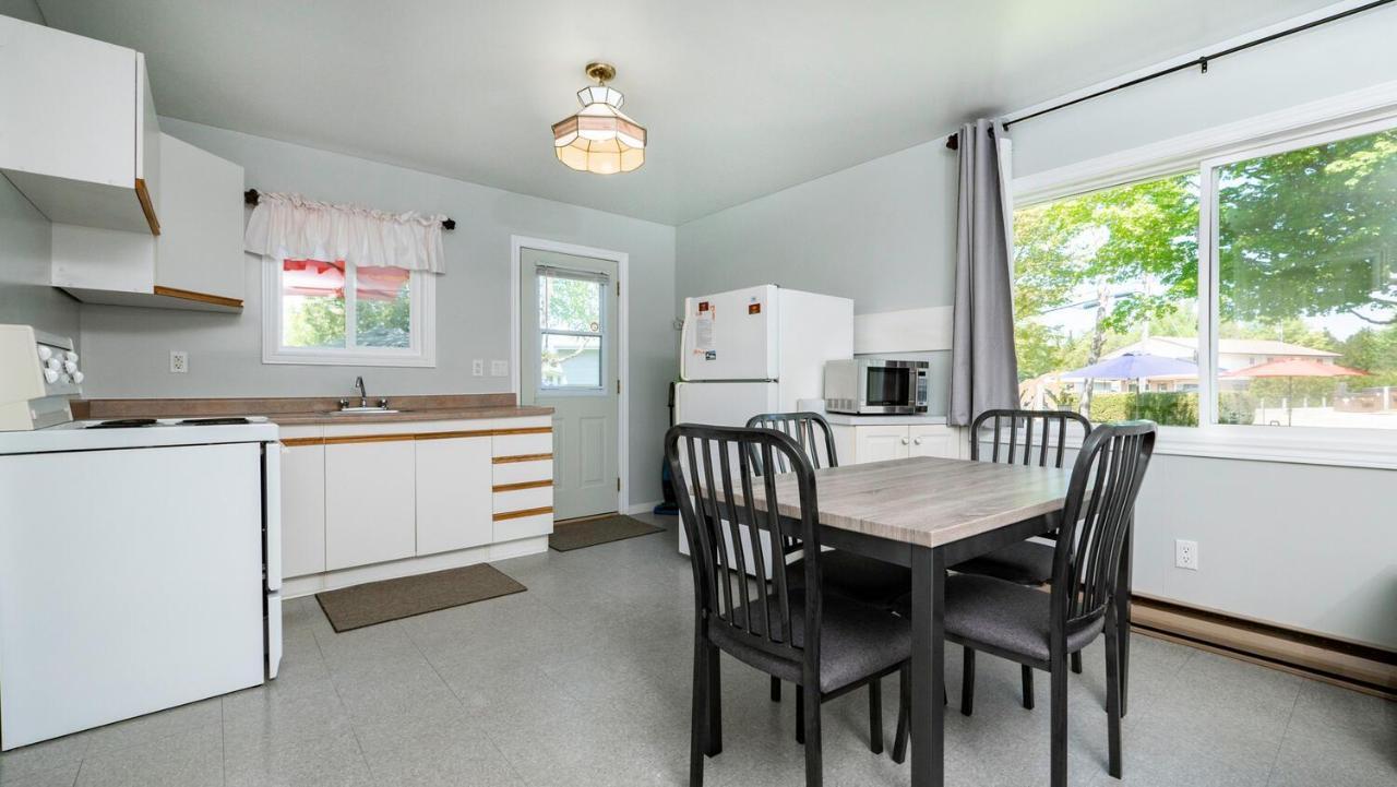 Bel Air Cottages And Motel Sauble Beach Buitenkant foto