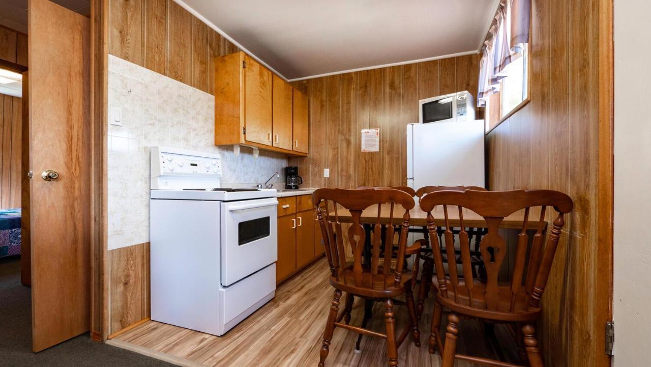 Bel Air Cottages And Motel Sauble Beach Buitenkant foto