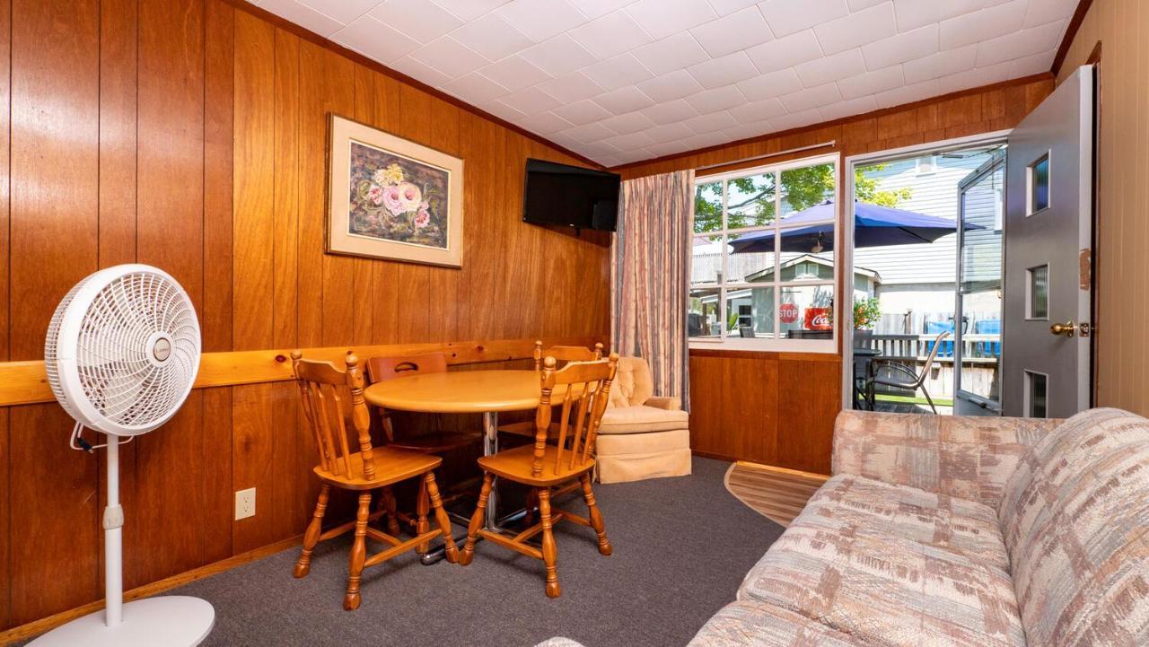 Bel Air Cottages And Motel Sauble Beach Buitenkant foto
